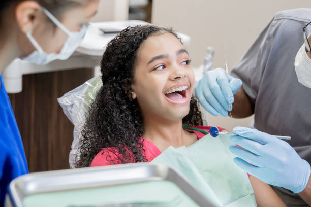 Best Emergency Dentist for Knocked-Out Tooth in Carpentersvle, IL
